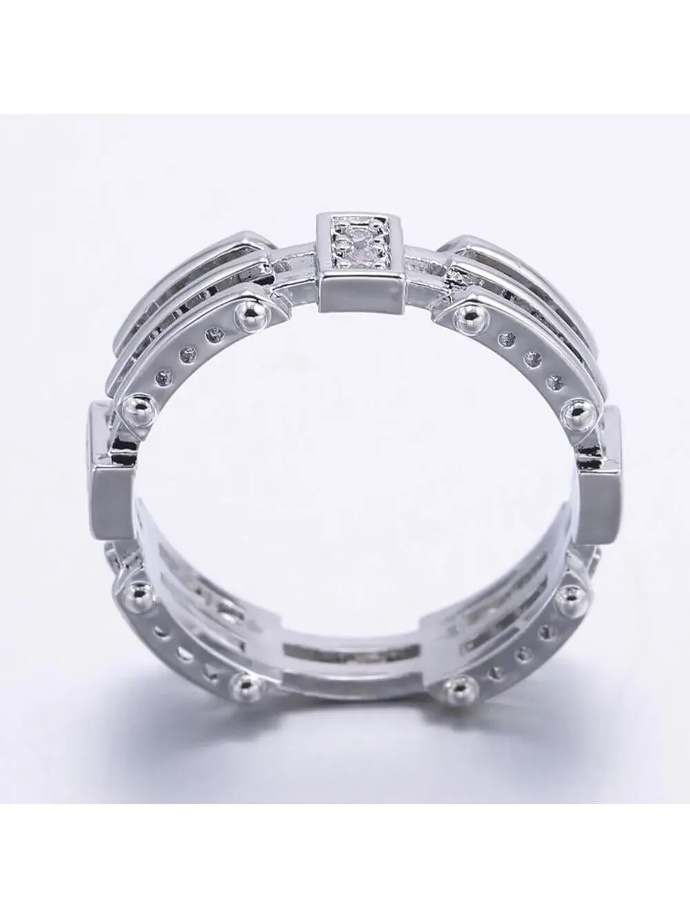 N/A interlocking band